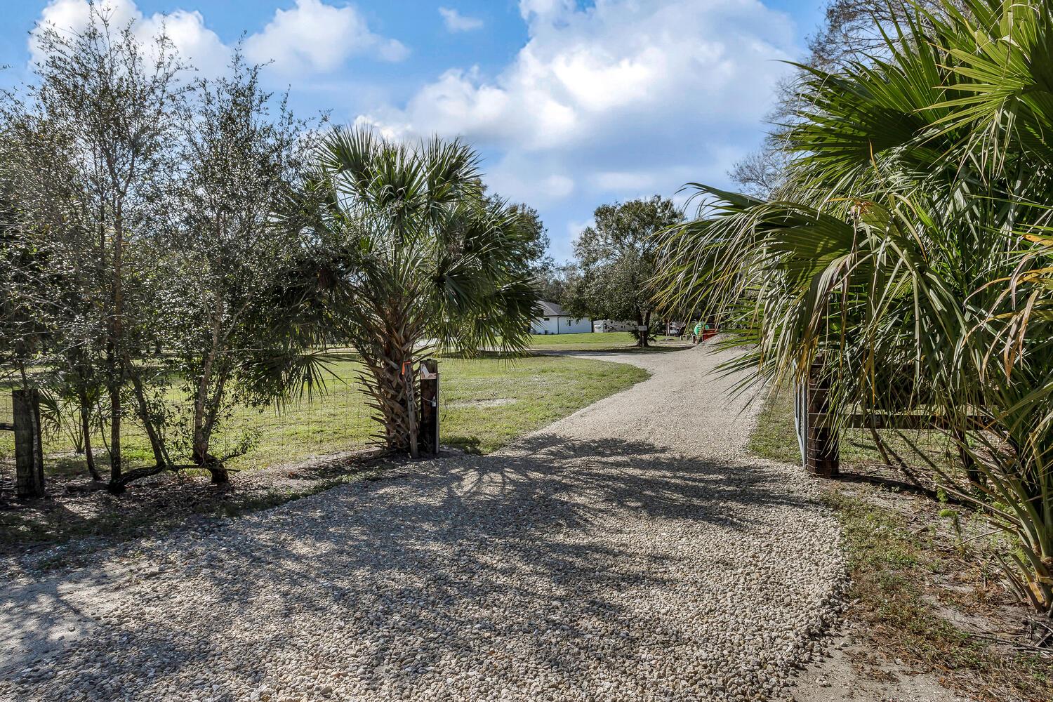 1_16361-Shelby-Ln-North-Fort-large-001-003-16361ShelbyLnNFtMyersFL33917FU-1500x1000-72dpi 1_16361-Shelby-Ln-North-Fort-large-001-003-16361ShelbyLnNFtMyersFL33917FU-1500x1000-72dpi