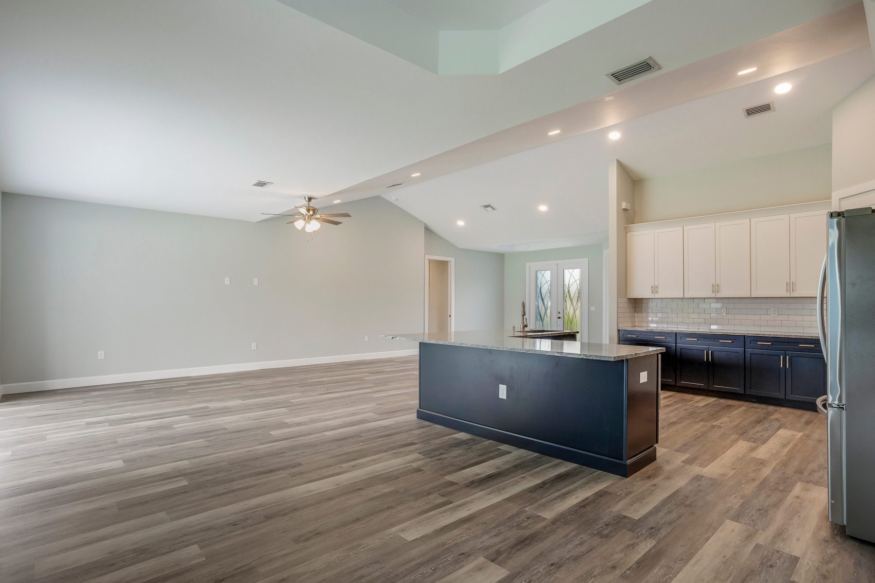 3923-SE-4th-Ave-Cape-Coral-FL-print-010-014-3923SE4thAveCapeCoralFL33904FU-2880x1920-300dpi 3923-SE-4th-Ave-Cape-Coral-FL-print-010-014-3923SE4thAveCapeCoralFL33904FU-2880x1920-300dpi