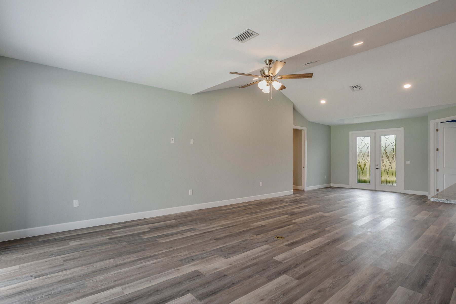 3923-SE-4th-Ave-Cape-Coral-FL-print-012-019-3923SE4thAveCapeCoralFL33904FU-2880x1920-300dpi 3923-SE-4th-Ave-Cape-Coral-FL-print-012-019-3923SE4thAveCapeCoralFL33904FU-2880x1920-300dpi