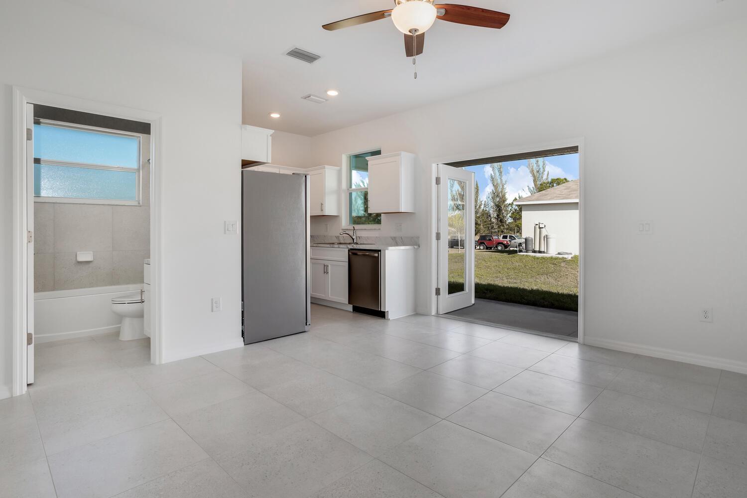 1_1922-NW-22nd-Pl-Cape-Coral-FL-large-010-016-1922NW22ndPlCapeCoralFL33993FU-1500x1000-72dpi 1_1922-NW-22nd-Pl-Cape-Coral-FL-large-010-016-1922NW22ndPlCapeCoralFL33993FU-1500x1000-72dpi