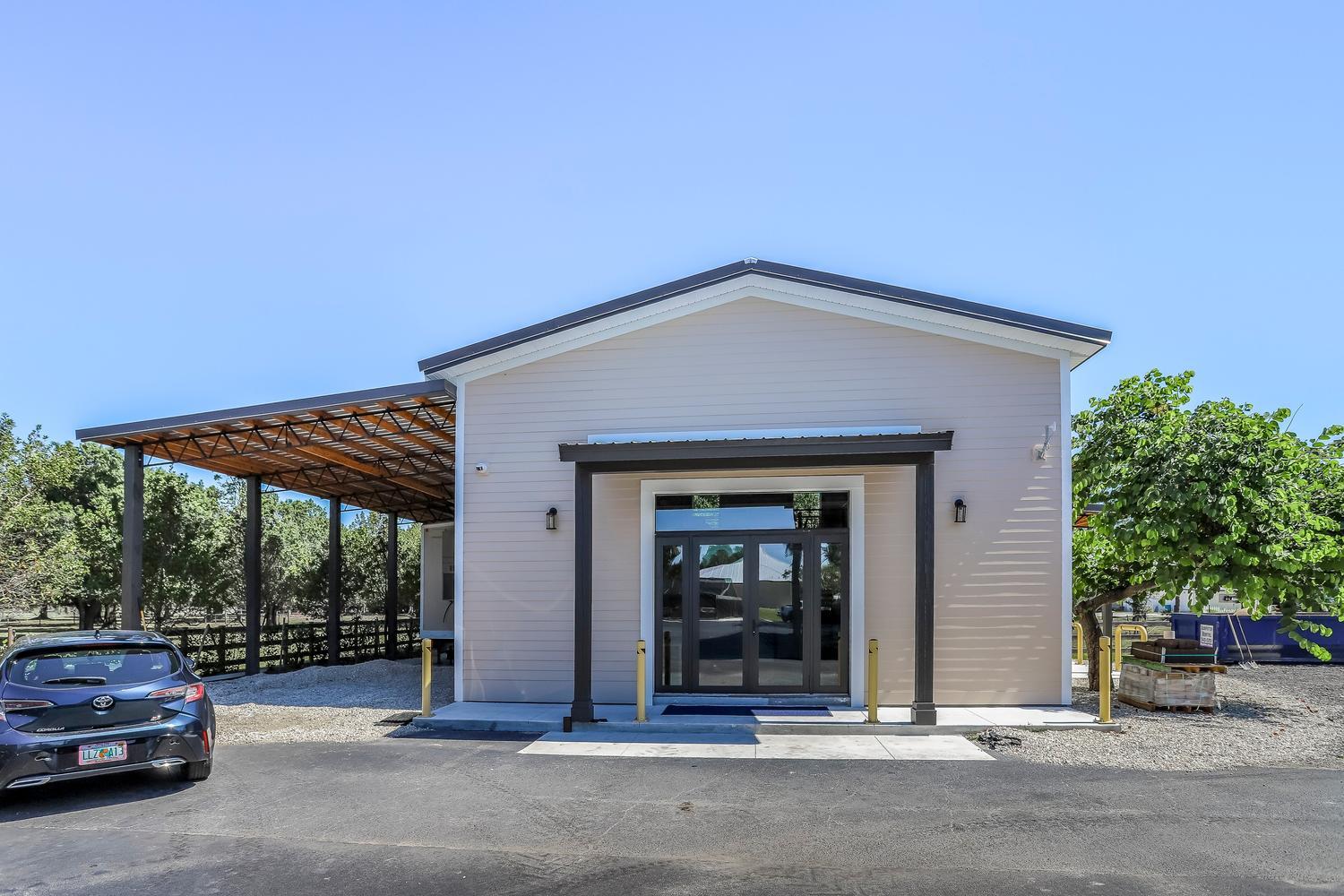 6081PangolaRd-FtMyers, FL-33905 6081PangolaRd-FtMyers, FL-33905
