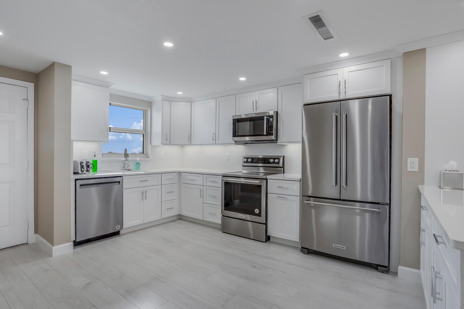 7100-Estero-Blvd-PH4-Fort-large-002-001-7100EsteroBlvdPH4FortMyersBeac-1500x1000-72dpi 7100-Estero-Blvd-PH4-Fort-large-002-001-7100EsteroBlvdPH4FortMyersBeac-1500x1000-72dpi