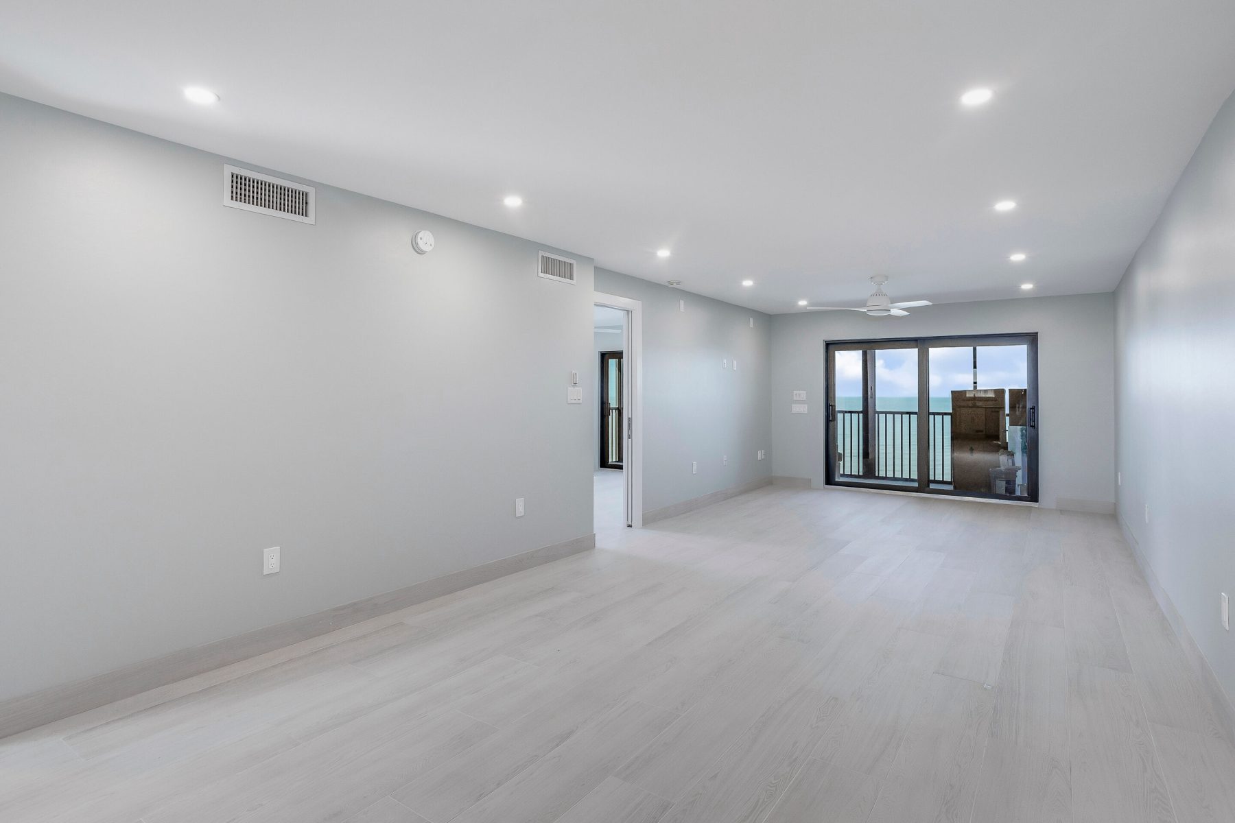 7100-Estero-Blvd-Apt-901-Fort-print-005-018-7100EsteroBlvd901FtMyersBeachF-2880x1920-300dpi 7100-Estero-Blvd-Apt-901-Fort-print-005-018-7100EsteroBlvd901FtMyersBeachF-2880x1920-300dpi